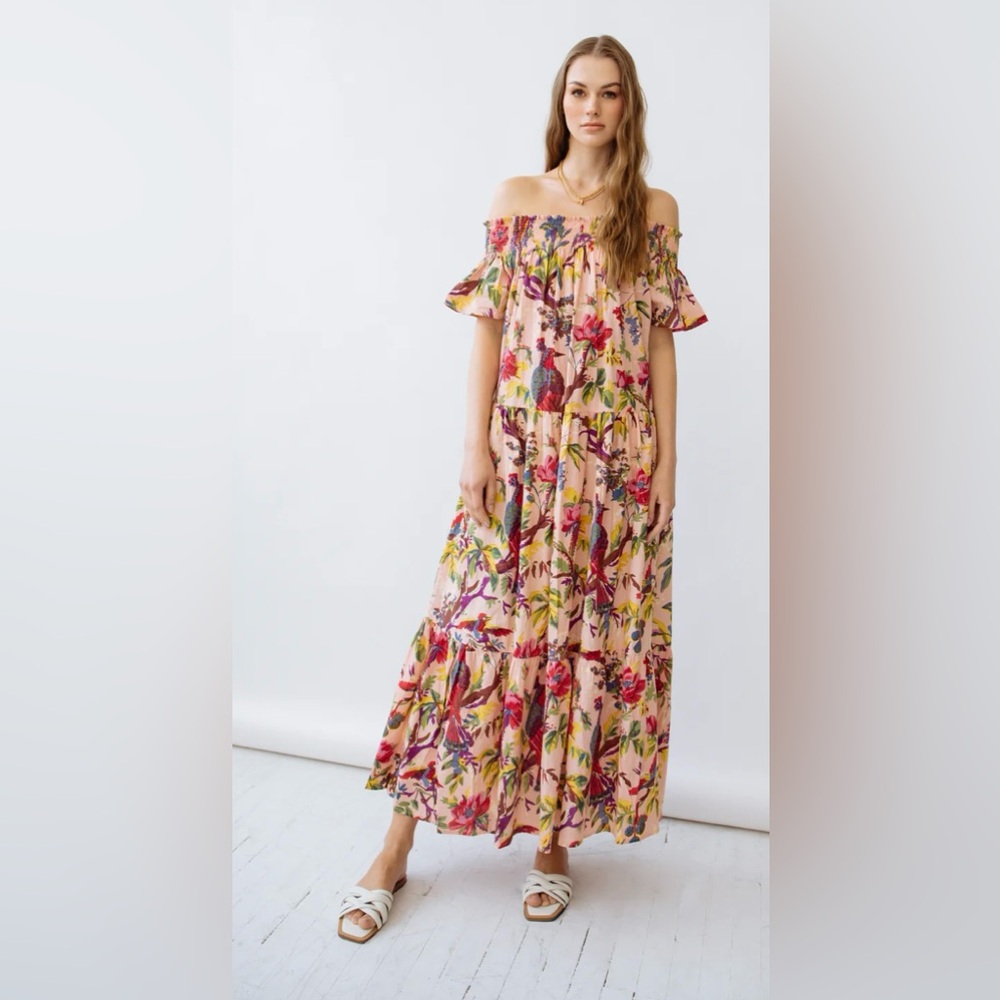 Guadalupe Momposina Raven Peach Dress off-the-shoulder - Picture 3 of 16